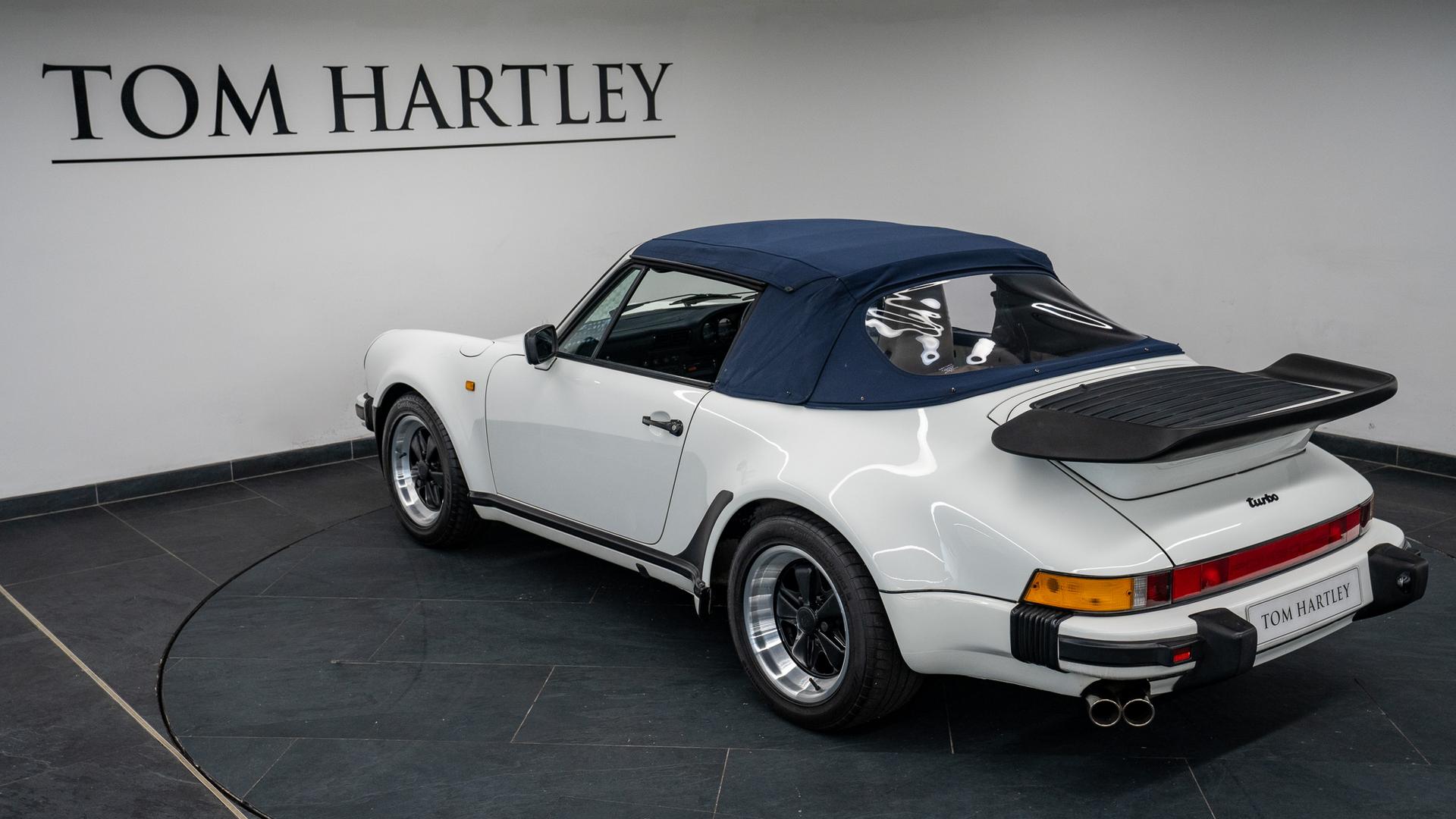 Porsche 911 Photo 0a9a3529-88d5-4d72-8ea1-ba81f2584067.jpg