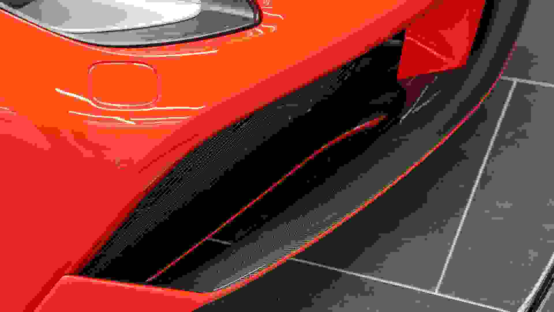 Ferrari 488 Photo 0aa2e80d-cc93-4625-b28a-e74de7052e1e.jpg
