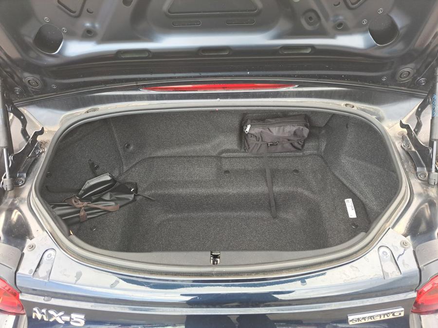 Mazda MX-5 Photo 0ab0e7eb-3459-4c4c-a516-eb5ad2c5f7c9.jpg