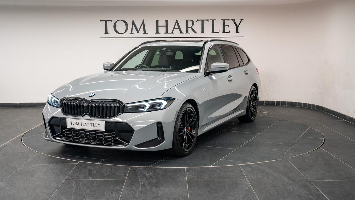 Used BMW 330i Touring OV72HGL 3