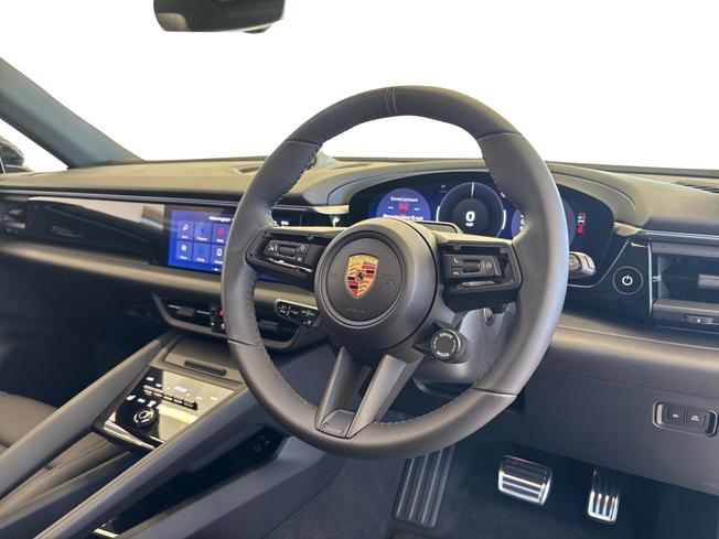 PORSCHE Macan Photo 10