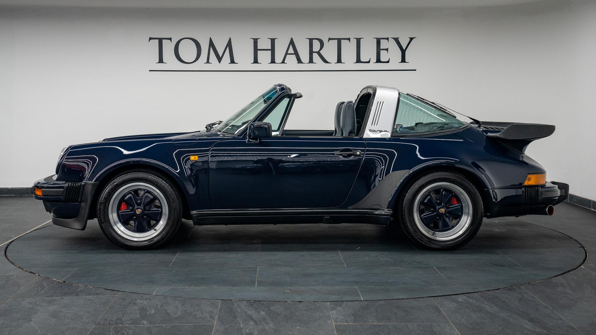 Porsche 911 Carrera Photo 0ad16ef1-72b1-4778-8994-93db448d058a.jpg