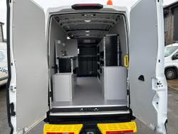 Ford Transit Photo 11