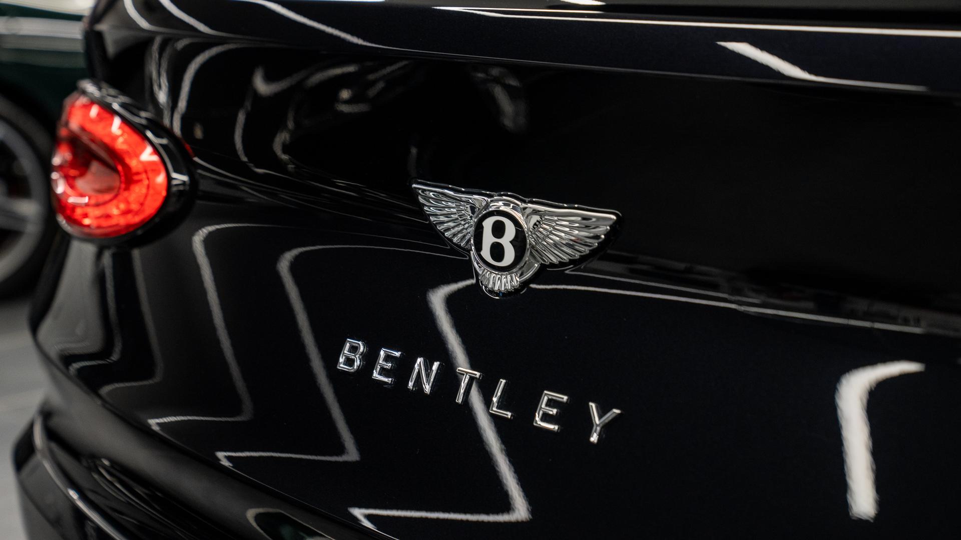 Bentley Bentayga Photo 0add813b-a9d9-47ab-813c-dceb3205fde4.jpg