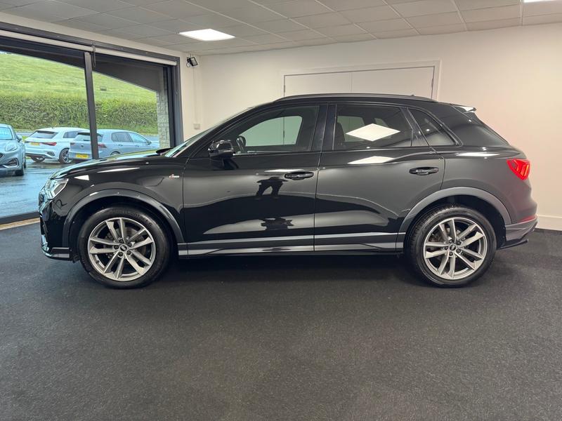 Audi Q3 Photo 0adfa383-2f99-4595-96fb-7eefe48172b7.jpg