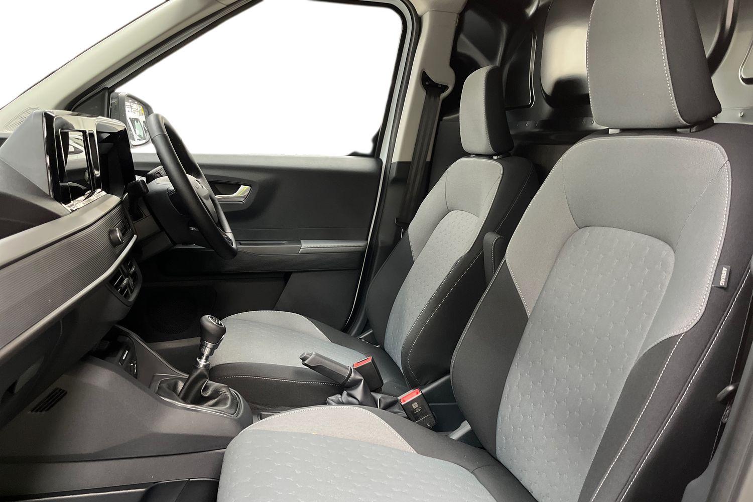 Ford TRANSIT COURIER Photo 9