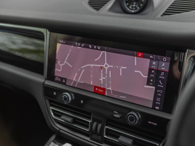 PORSCHE Macan Photo 19