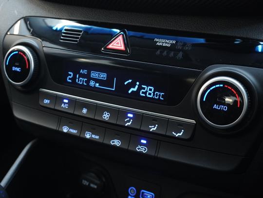 Hyundai TUCSON Photo 0af94513-7069-45c3-985a-cb39a618617b.jpg