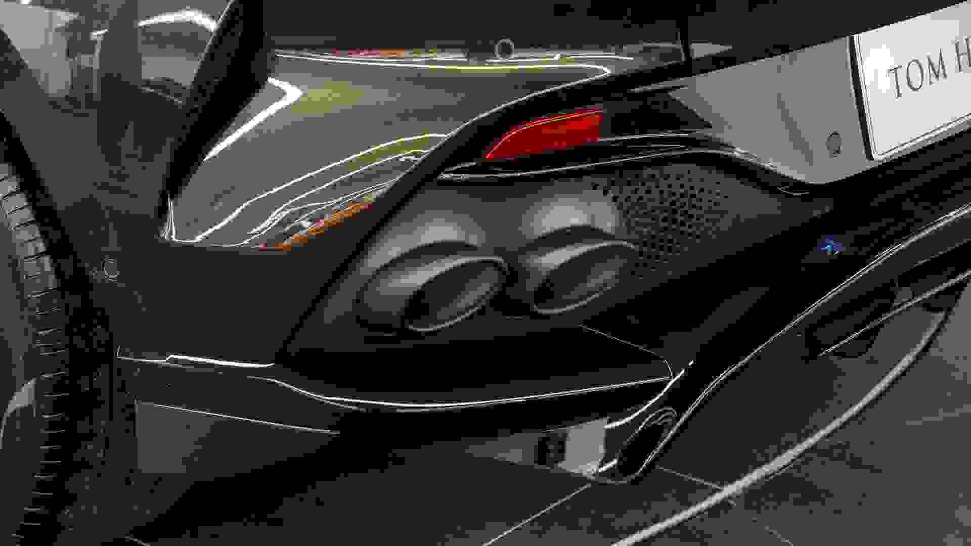 Aston Martin DBX Photo 0b066bf2-8901-4985-86c4-89f97ccb6974.jpg