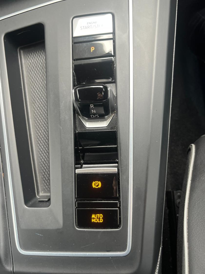 Volkswagen Golf Photo 0b2e037b-5b12-4c27-a6f6-643237c176b0.jpg