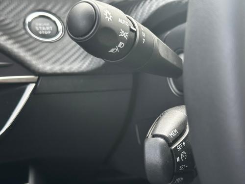 Peugeot 208 Photo 0b339280-d972-428d-906d-e4976147620d.jpeg