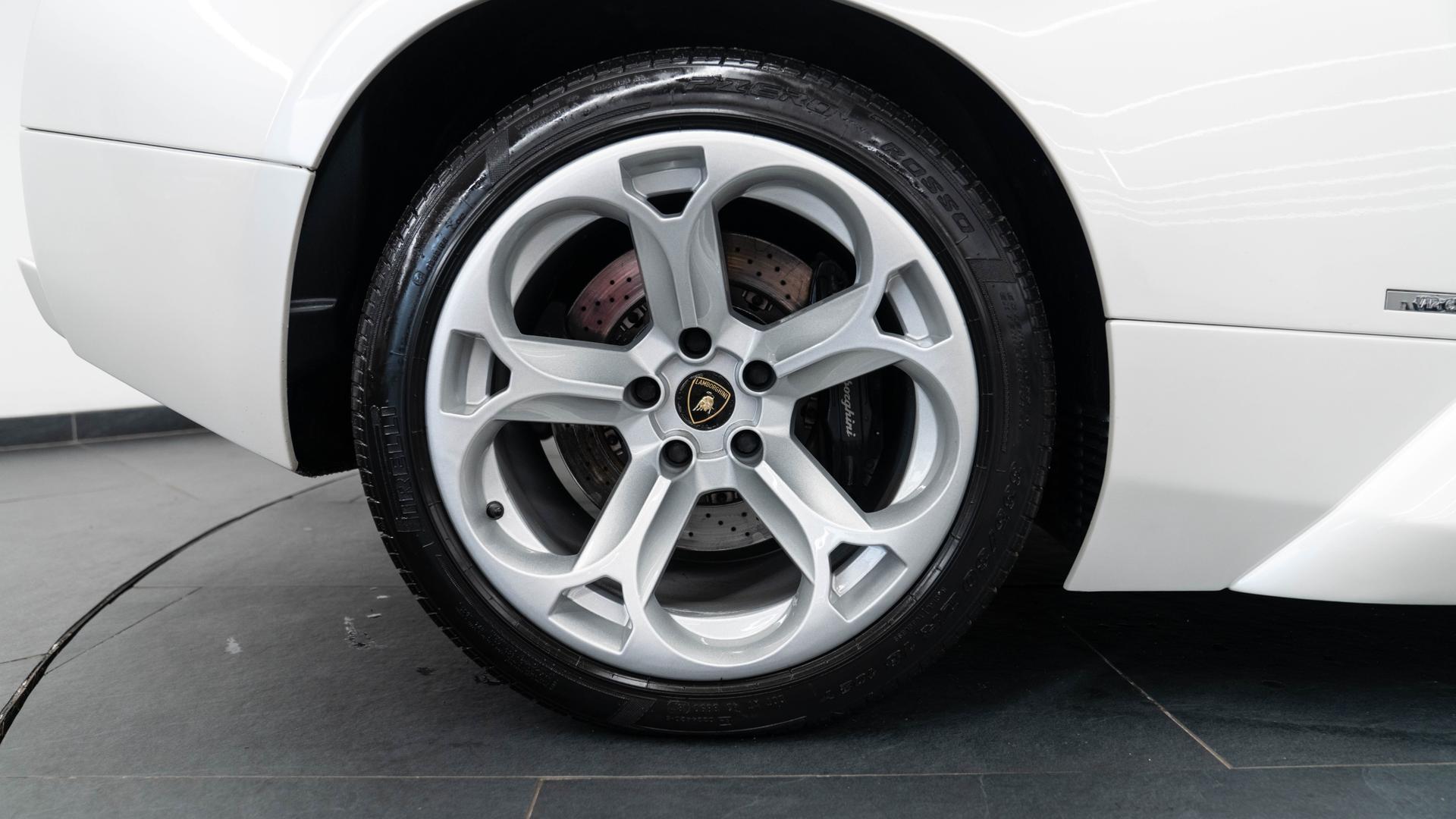 LAMBORGHINI Murcielago Photo 0b396765-5ccb-4436-9dbe-c5f46764c1f6.jpg