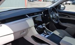 Jaguar F-PACE Photo 11