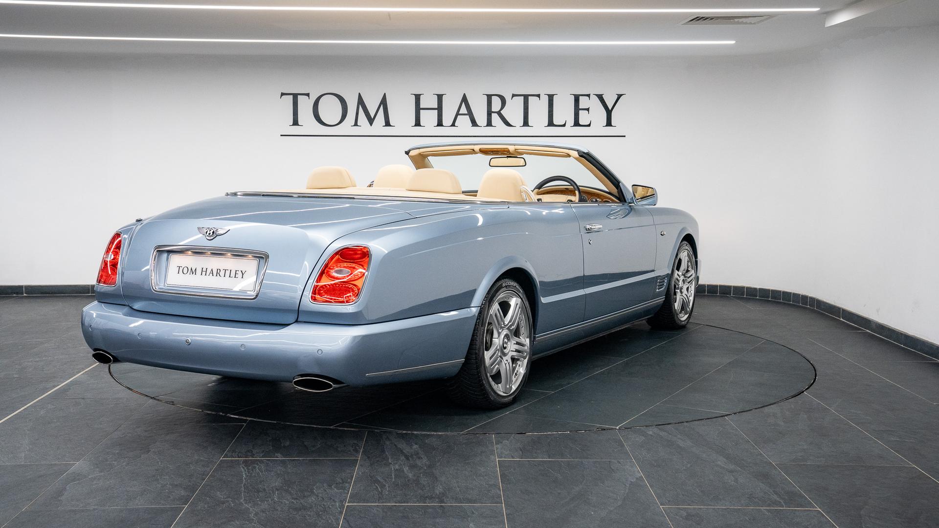 Bentley Azure T Photo 0b45b1eb-39ab-4685-8607-eb603df87f10.jpg