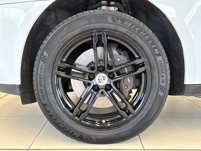PORSCHE Macan Photo 24