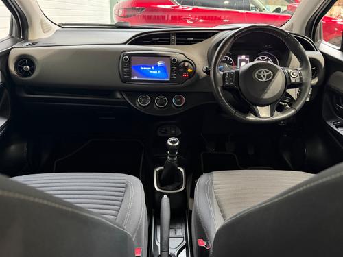 Toyota Yaris Photo 0b4de53b-86fc-4f03-a597-11ae73492326.jpeg