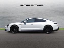 PORSCHE Taycan Photo 4