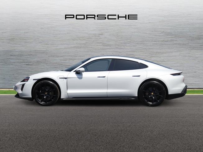 PORSCHE Taycan Photo 4