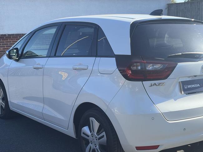 Honda Jazz Photo 0b6df563-4745-4f09-8747-b6d34a876e82.jpg