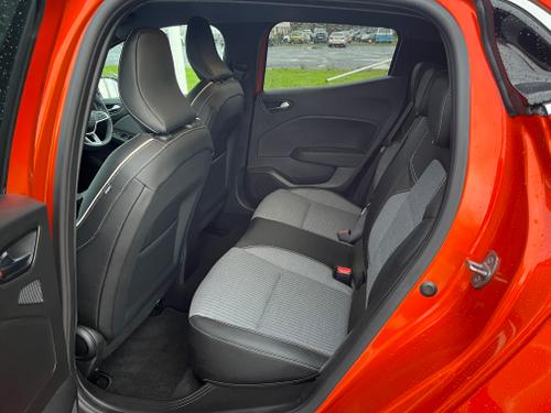 Renault CLIO Photo 0b7fd33f-e501-4c2b-8a28-c2c6eadb0db1.jpeg
