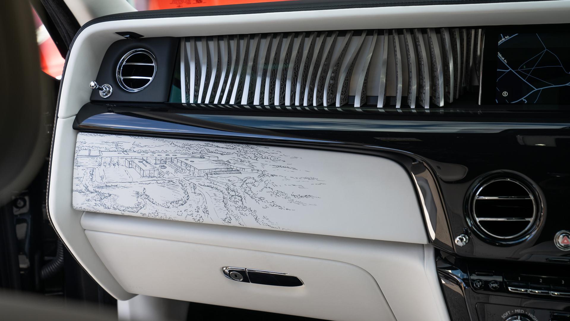 Rolls-Royce Phantom EWB Photo 0b8057fb-ae64-45a0-8640-f46f2bb38792.jpg