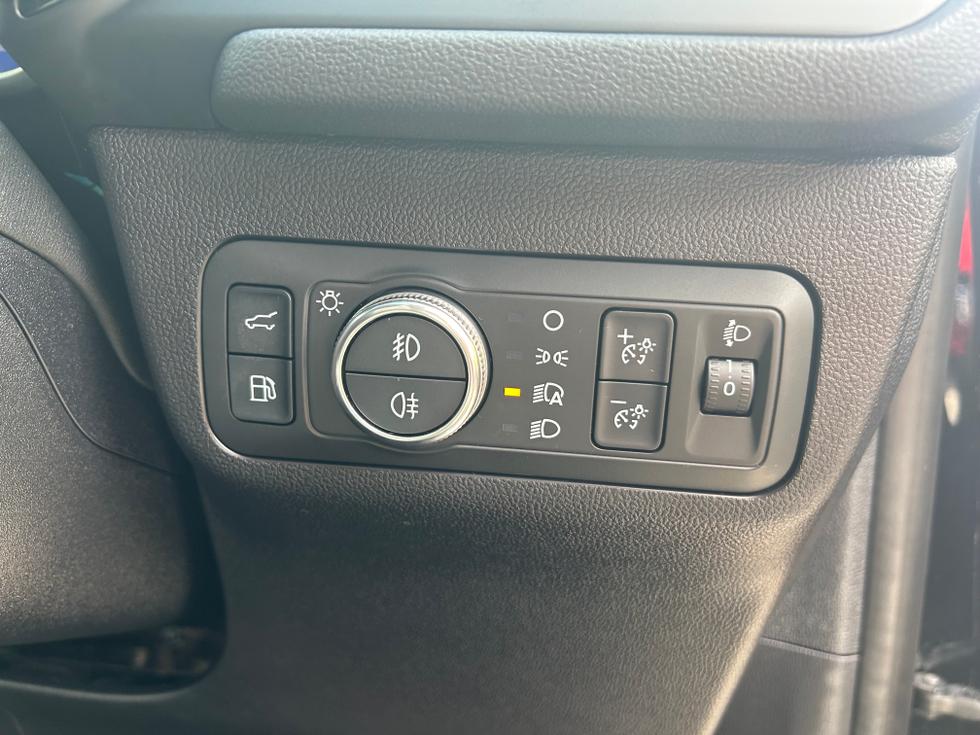 Ford Kuga Photo 0b93f1d1-7a17-49a5-8347-ca99c4dbb7a2.jpeg