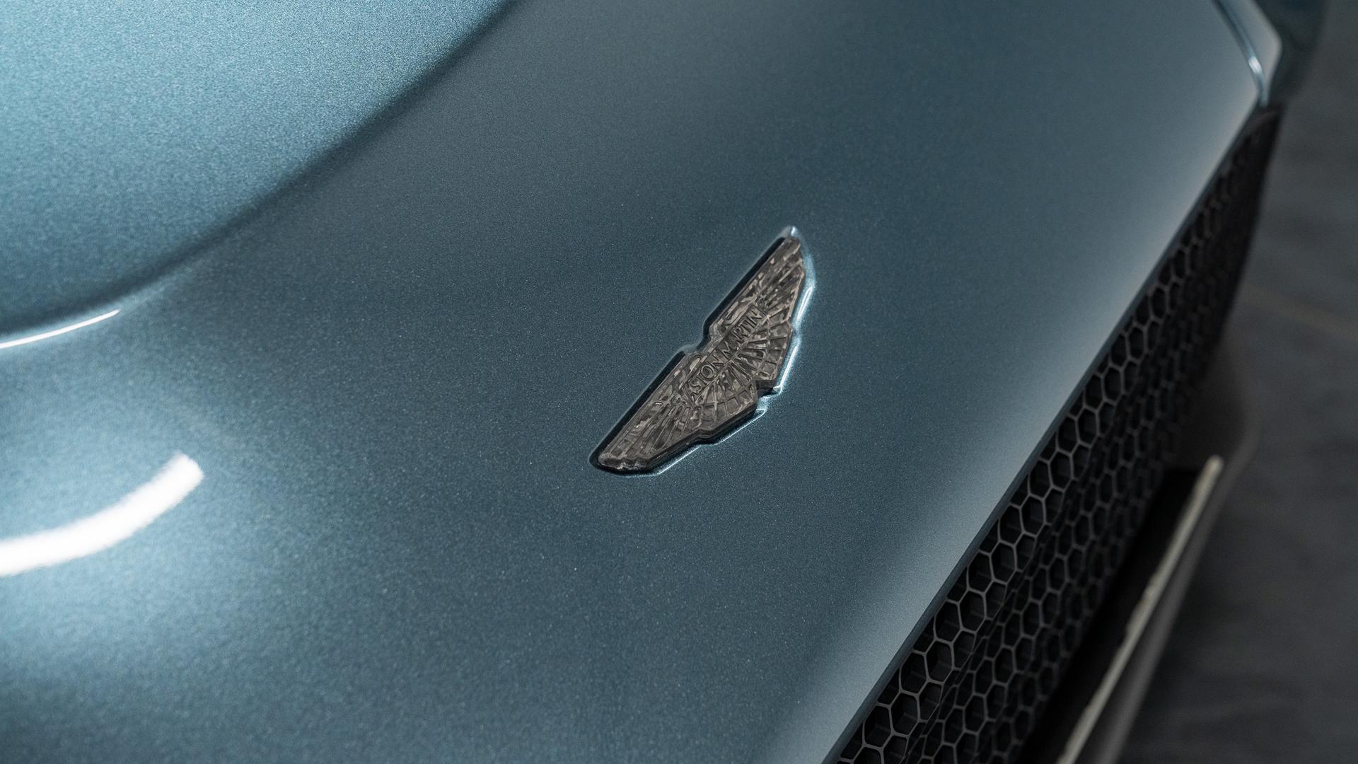Aston Martin Vantage Photo 0b972b4f-9a2a-432e-ad0d-ea6ea180f630.jpg