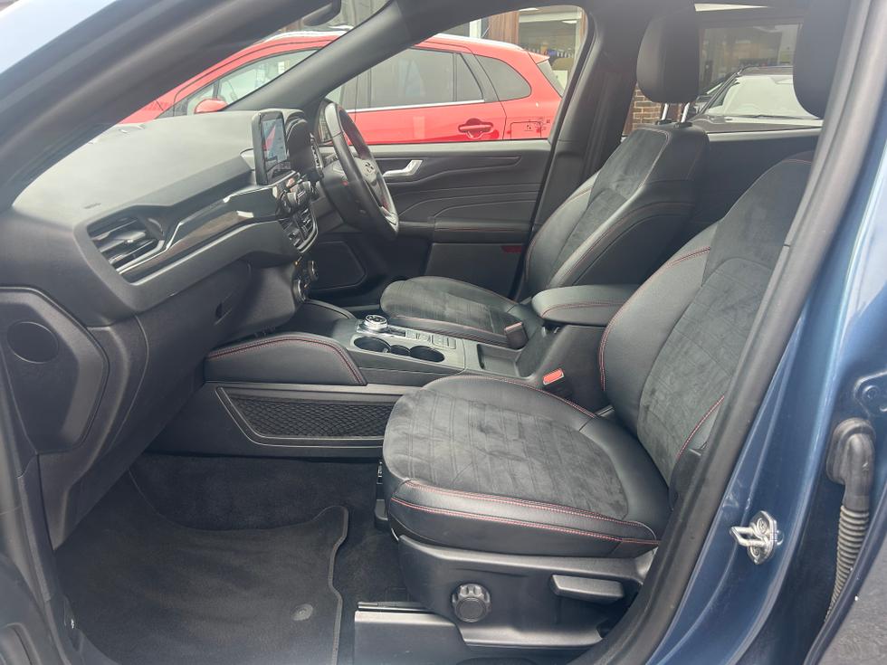 Ford Kuga Photo 0b9c1145-a743-4dcc-86c7-ee7224260fb5.jpeg