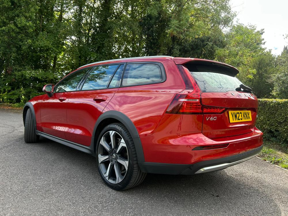 Used Volvo V60 Cross Country YM23KNX 14