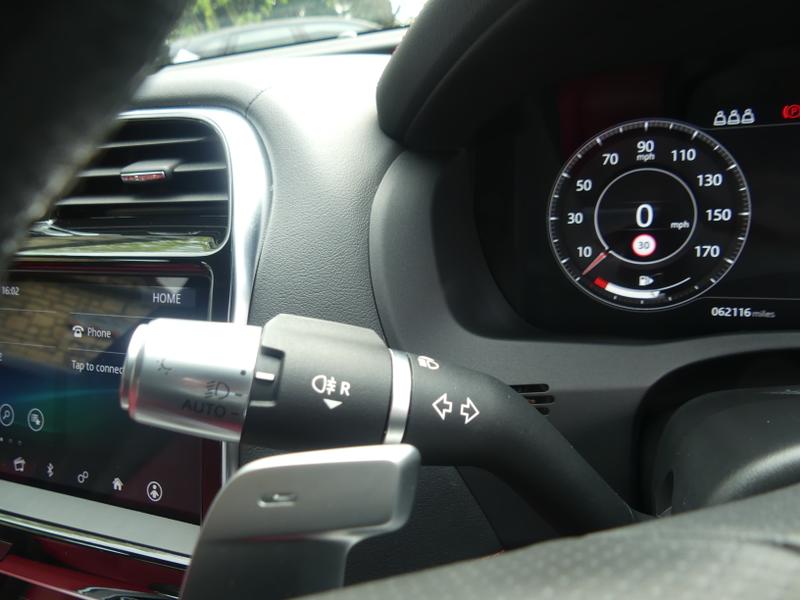 Jaguar XE Photo 0bb5b23f-ccb6-4848-b37a-7b5ed8674fa4.jpg