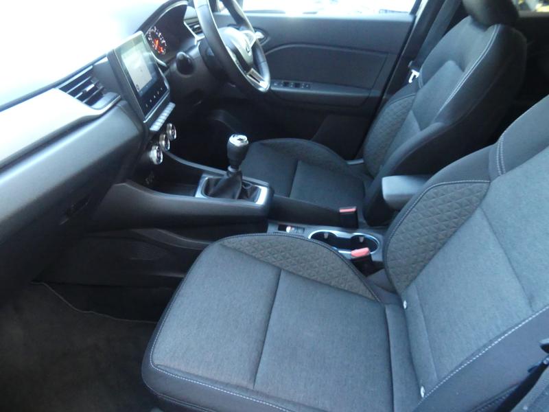 Renault Captur Photo 0bbaf88e-7445-4ef4-bf96-bc53999bf8bf.jpg