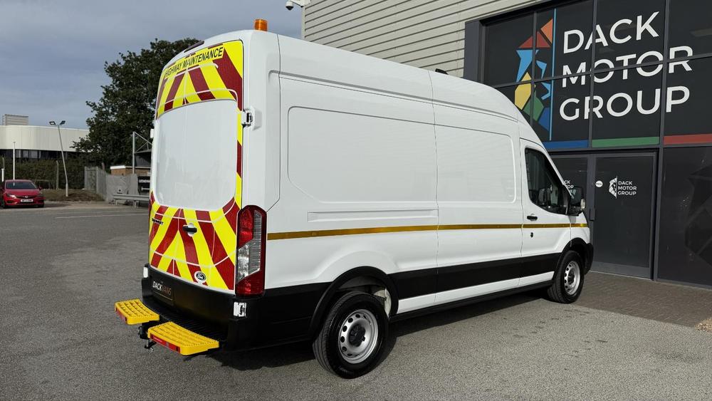 Ford Transit Photo 0bc86523-4b58-406f-b539-1ec6c0689789.jpg