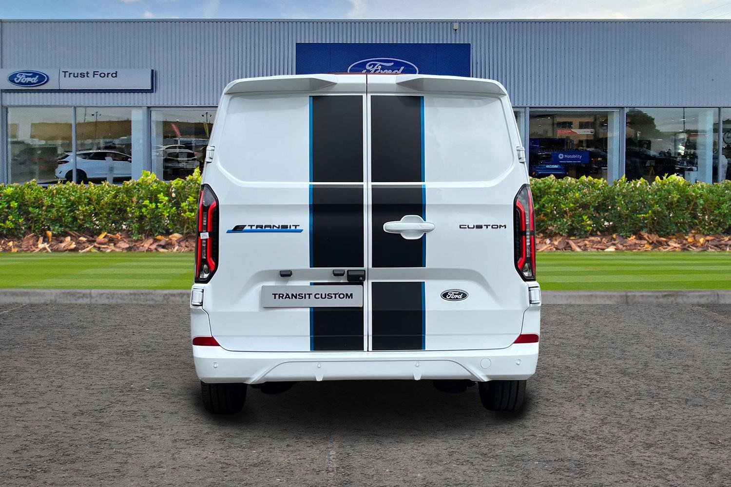 Ford E-TRANSIT CUSTOM Photo 12