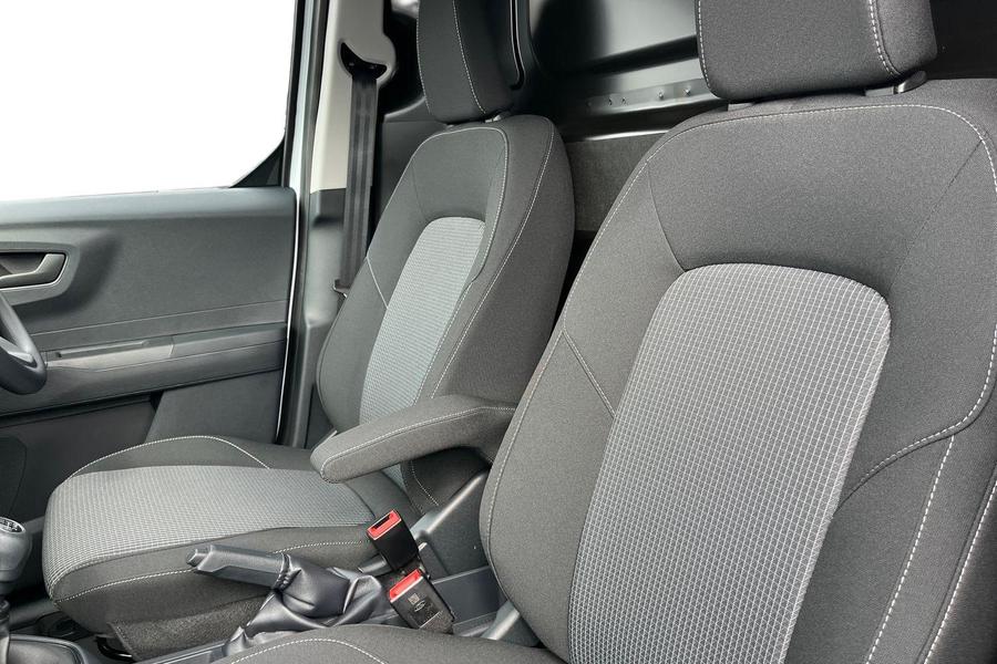 Ford TRANSIT COURIER Photo 0bdbdbc1-e00e-4f7d-9026-dd12b8cabe03.jpg