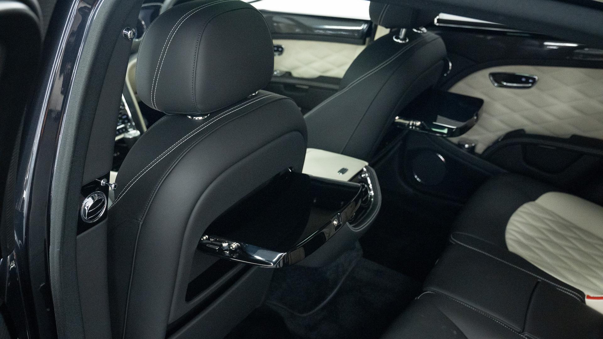 Bentley Mulsanne Photo 0bdee831-2766-45b0-a0e4-7a3b70f4b1ef.jpg