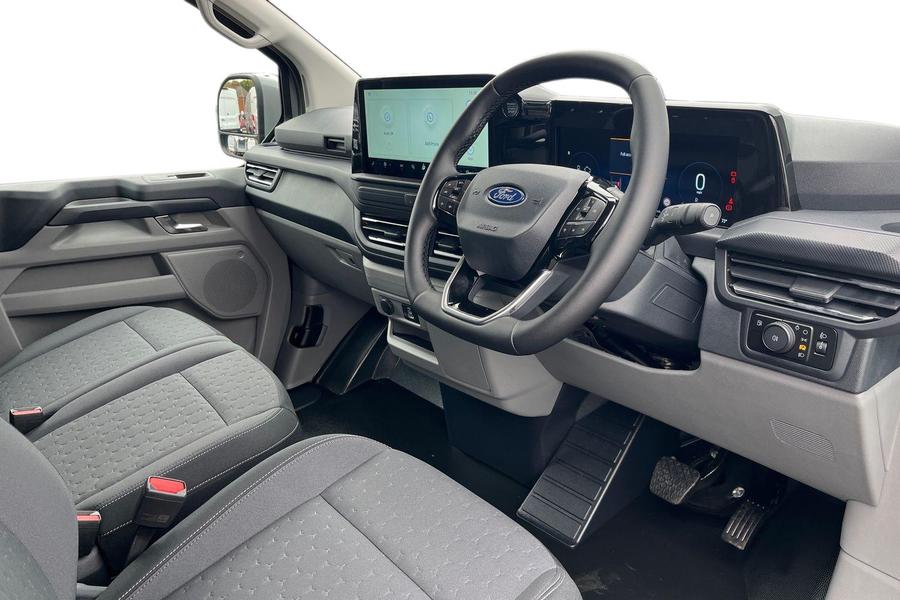 Ford TRANSIT CUSTOM Photo 0be39b70-e35f-40b3-8a97-ce2417649349.jpg