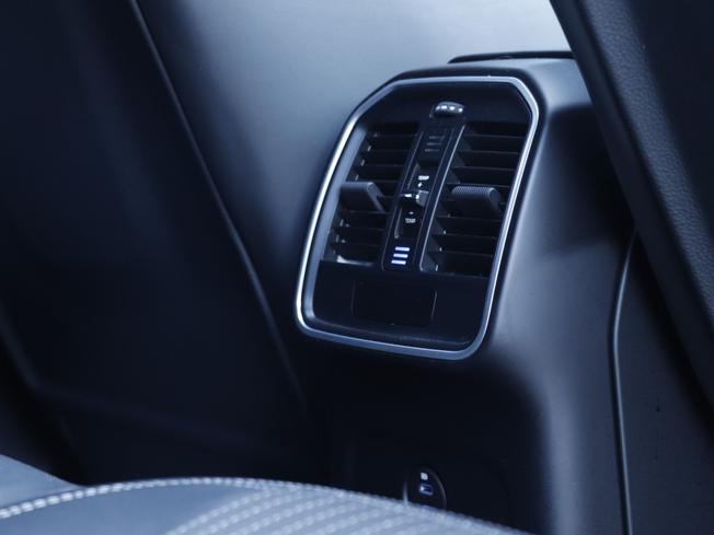 PORSCHE Macan Photo 22