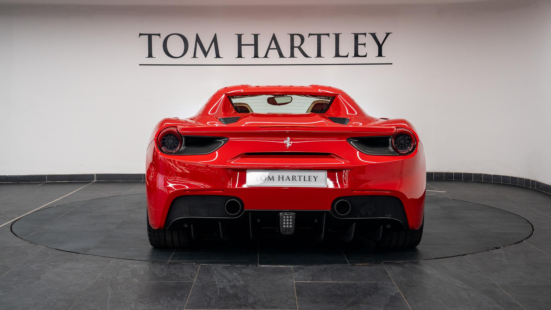 Ferrari 488 Photo 0becb6dd-0cf8-49e4-8115-459ddbdbbb38.jpg