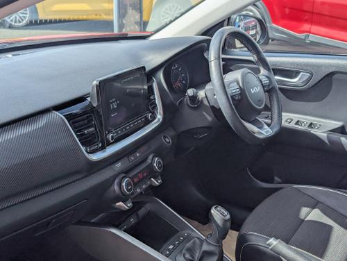Kia STONIC Photo 0c076c40-dde3-42a2-8b0c-16d959d862fc.jpg