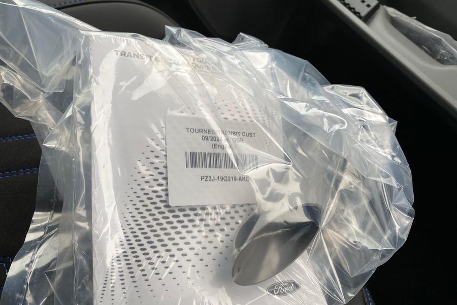 Ford TRANSIT CUSTOM Photo 0c0df2c0-6e1e-46ac-af01-63f32ab1de4e.jpg