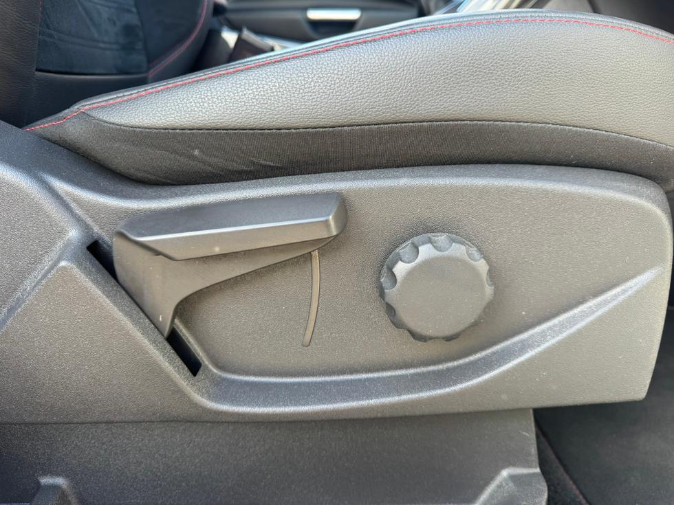 Ford Kuga Photo 0c2ef01a-5bb8-424b-b84e-7266608a7929.JPEG