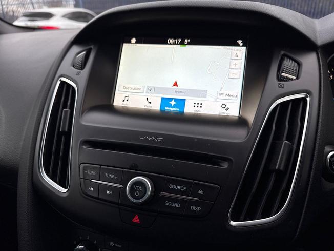 FORD Focus Photo 35