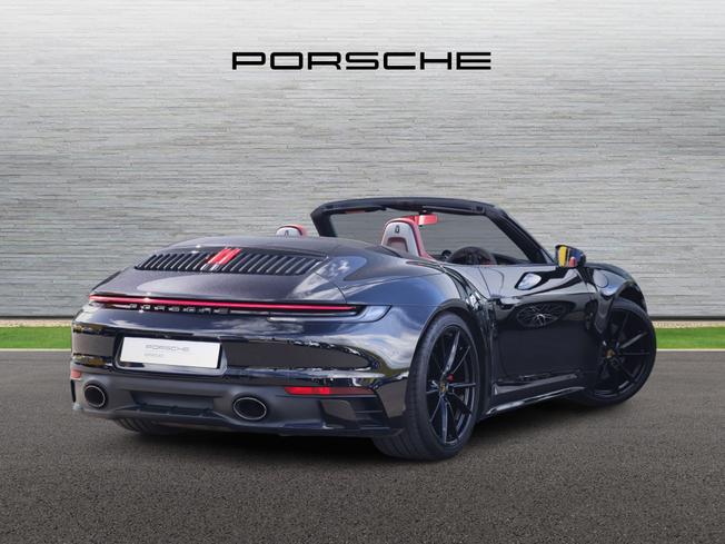 PORSCHE 911 Photo 2