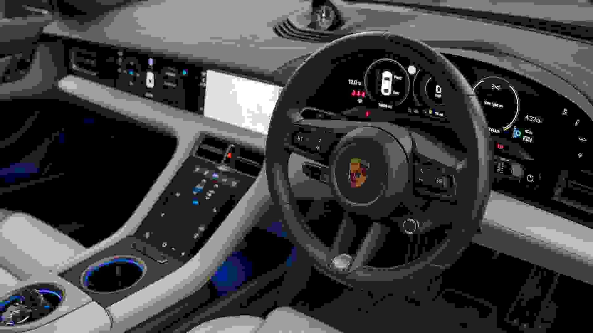 Porsche Taycan Photo 0c3ea0c0-ffba-4f05-8963-66dde9ee60d2.jpg
