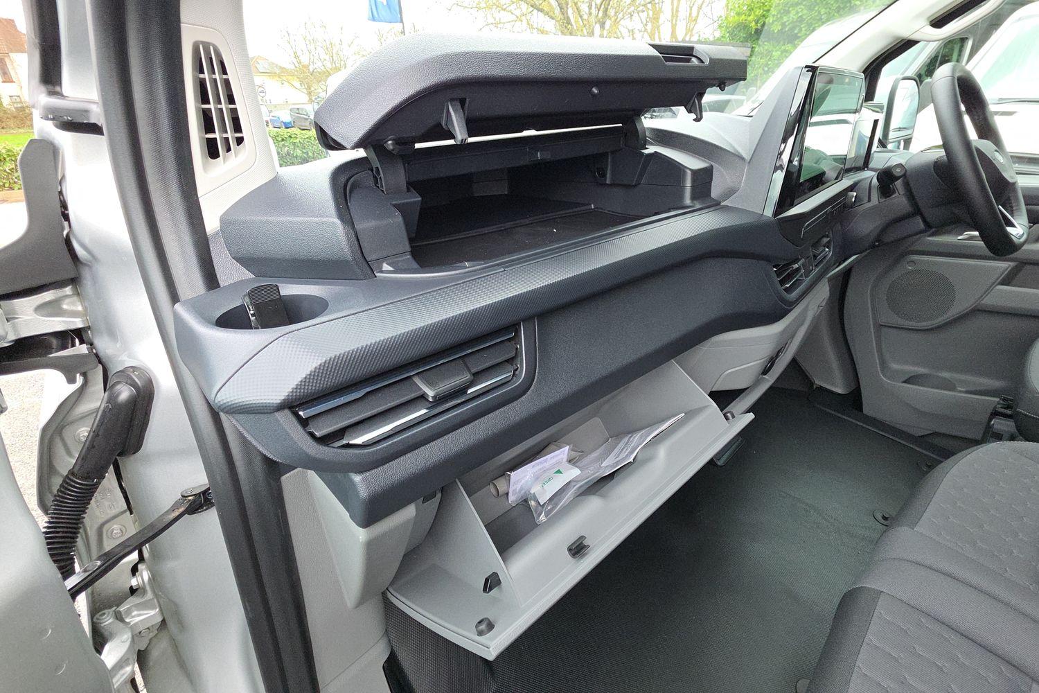 Ford TRANSIT CUSTOM Photo 26