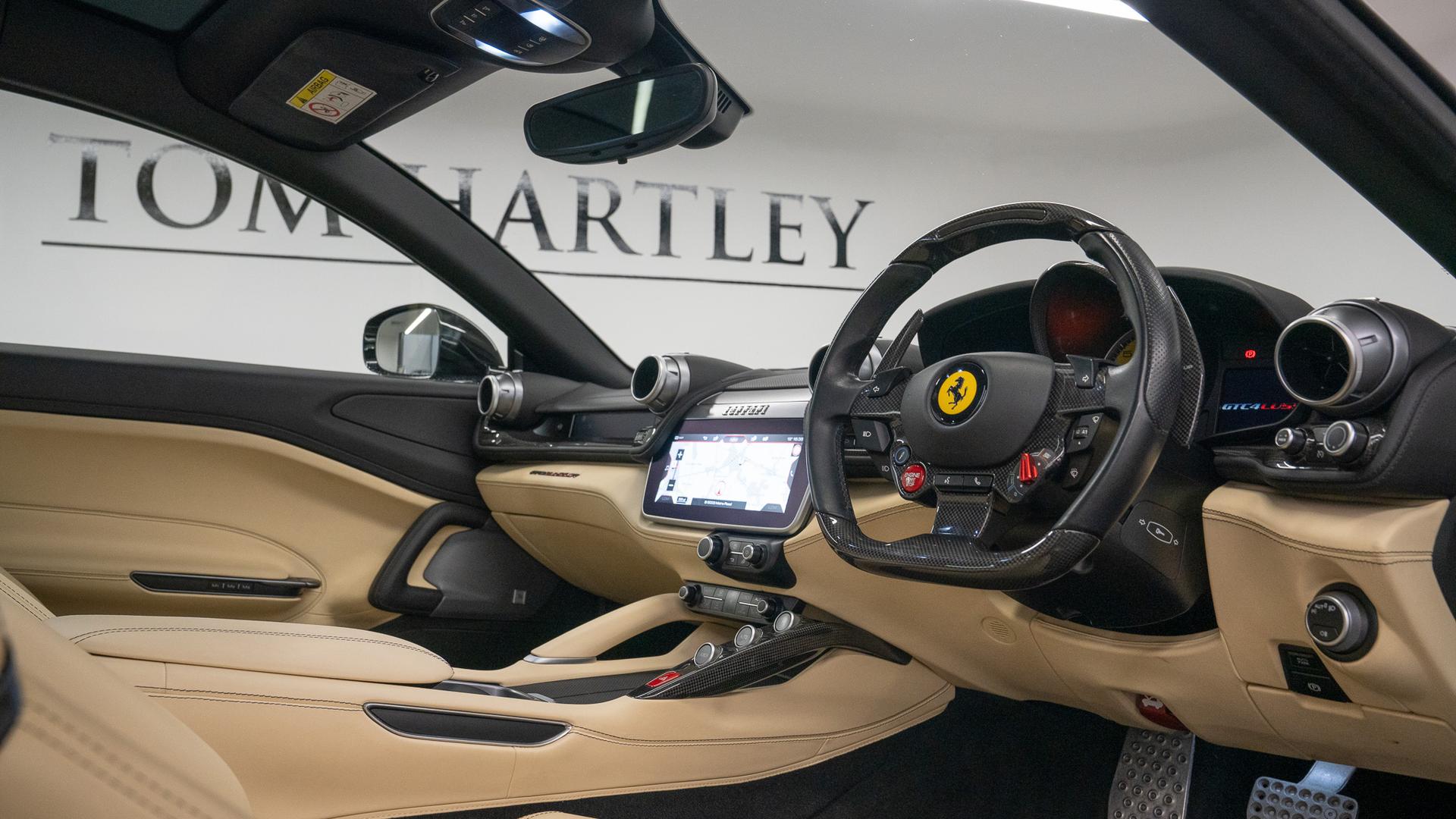 Ferrari GTC4 Lusso Photo 0c464cdf-8f6e-44a9-a943-933b32e36c59.jpg