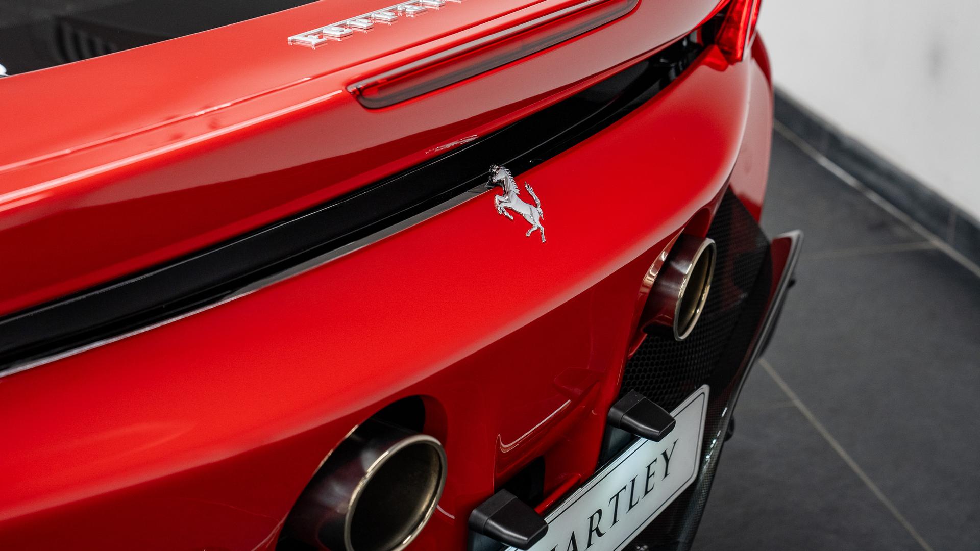Ferrari SF90 Photo 0c4fa254-a76b-43ce-89b2-d78a649f5ecd.jpg