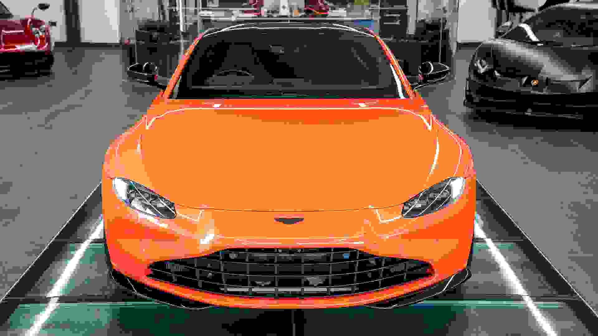 Aston Martin Vantage Photo 0c52214a-333d-4a23-af93-45754021c8a4.jpg