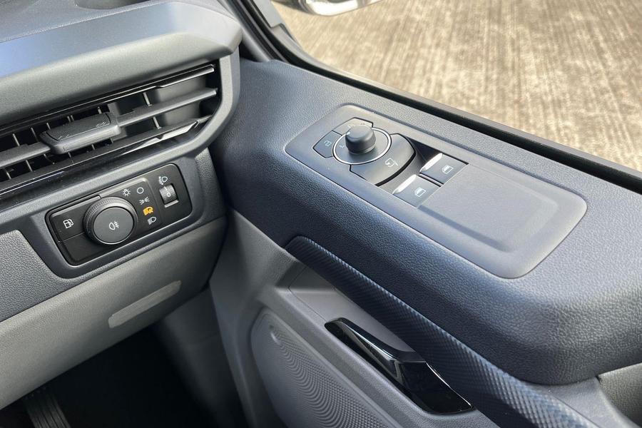 Ford TRANSIT CUSTOM Photo 0c6515b3-6004-40b8-8726-42eeafa22a21.jpg