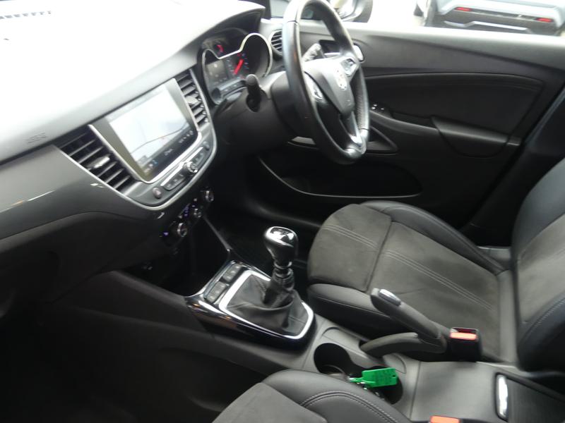 Vauxhall Crossland Photo 0c65234c-e896-4274-b565-b396ff49bfcf.jpg